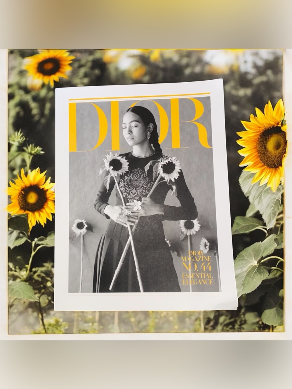 Authentic Dior Magazine No. 44 Essential Elegance Sunflower Edition – New